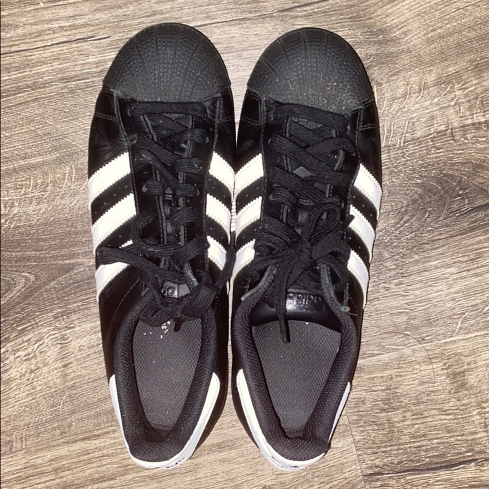 Black Adidas Superstar